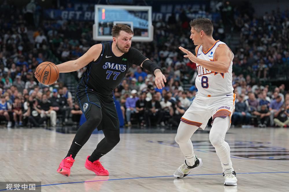 现得异常坚 现得异常坚